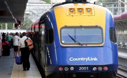 CountryLink train at Roma